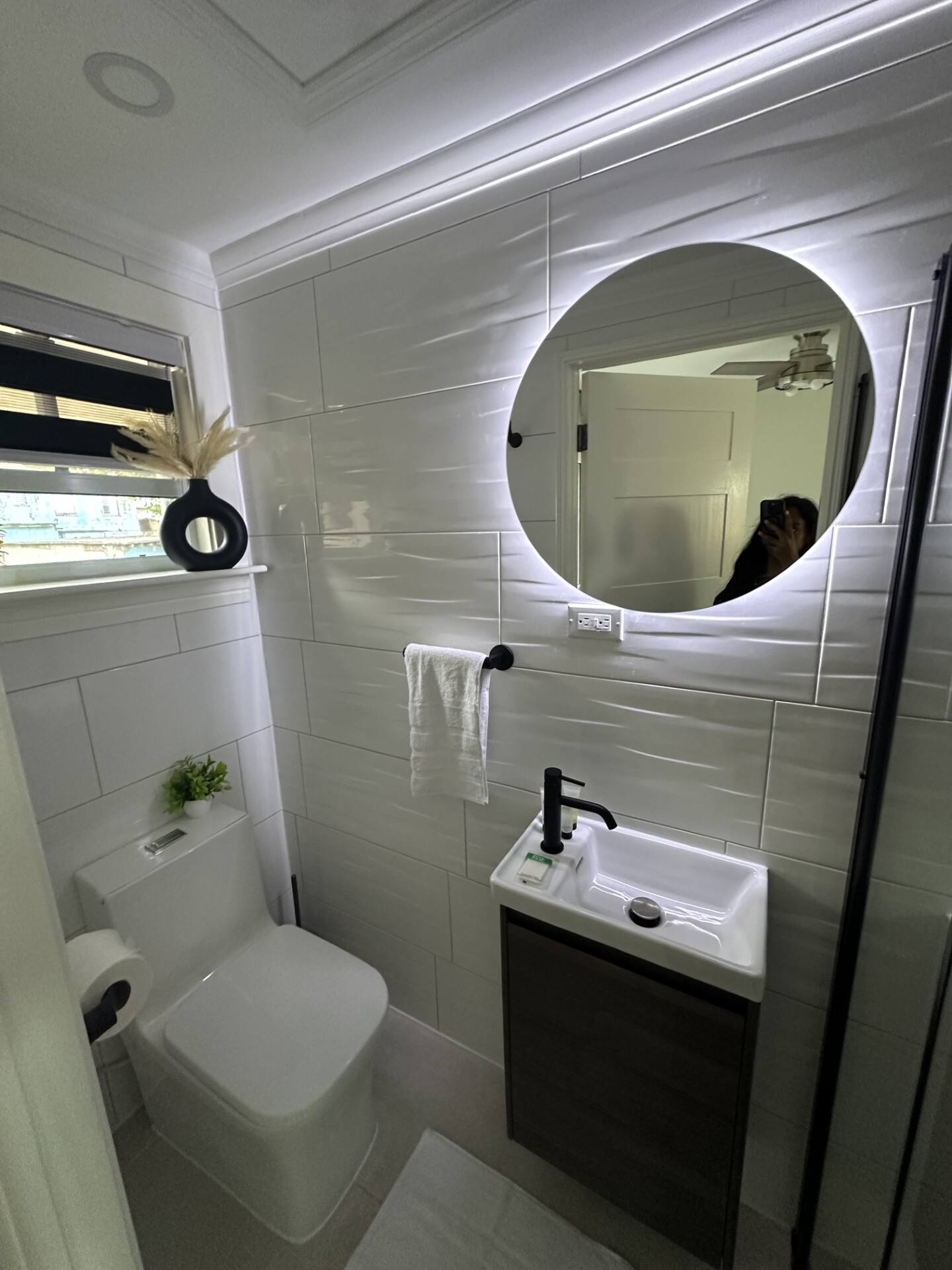 Guest bathroom2